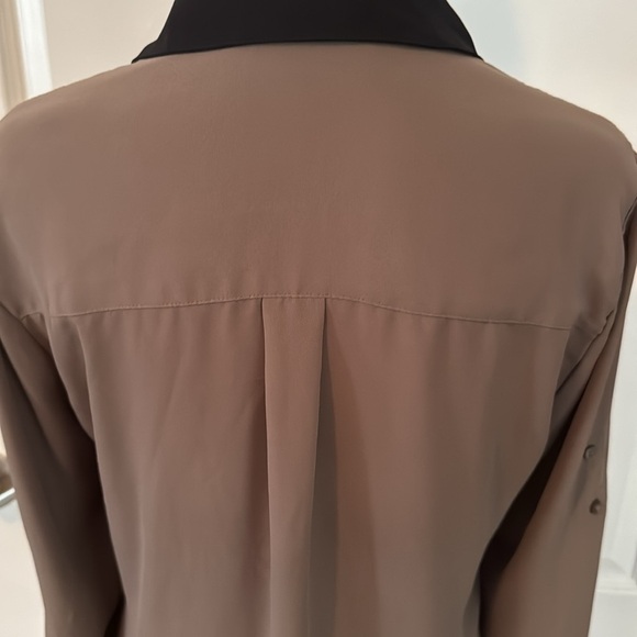 Express Portfolio Blouse - Picture 6 of 6